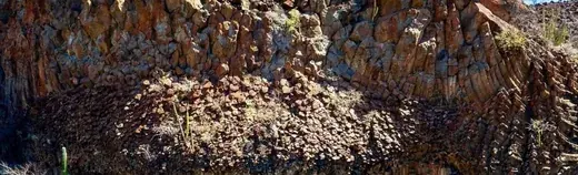 Facebook post by the Baja California Sur Ministry of Tourism and Economy about the basalt prisms, with photos by Adrián