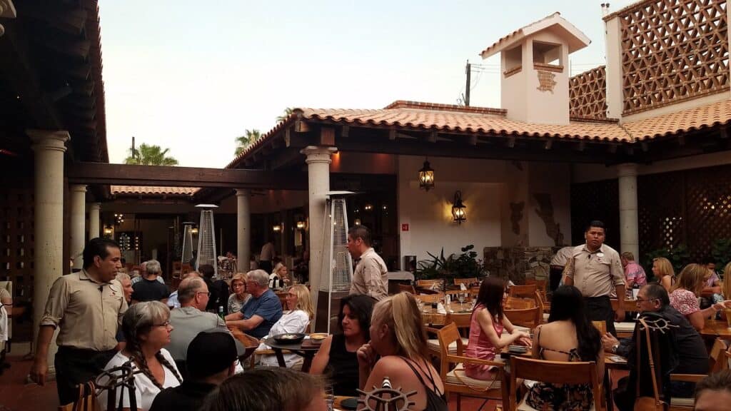Dinner in the courtyard at Romeo y Julieta