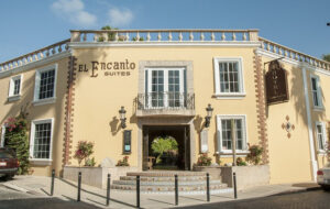 El Encanto Inn - HOTEL