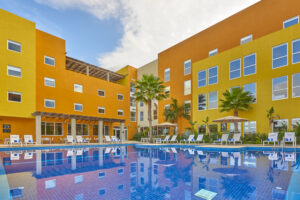 City Express Plus & Suites Cabo San Lucas - Pool Area