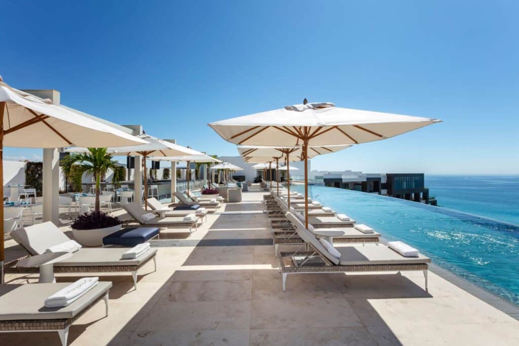Garza Blanca Resort & Spa Los Cabos - The Rooftop Pool and Bar