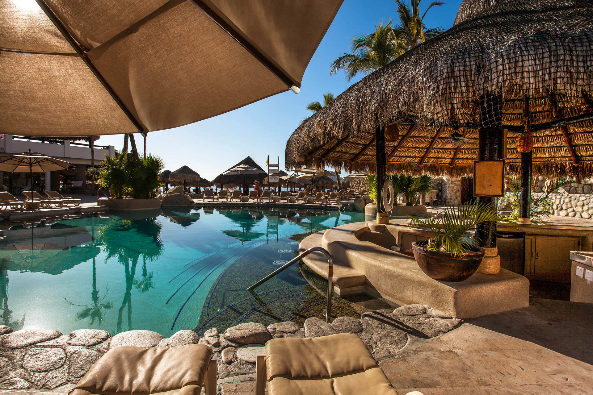 Restaurants & Bars