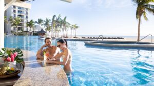 Hyatt Ziva Los Cabos Bar Azul swim-up pool