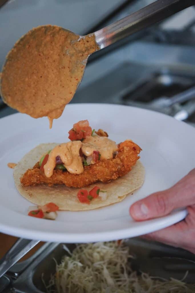 The final spoonful of salsa at Los Claros