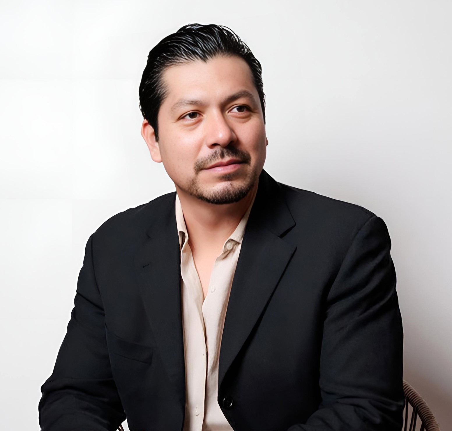 Israel Calderón, co-founder of What's In Cabo