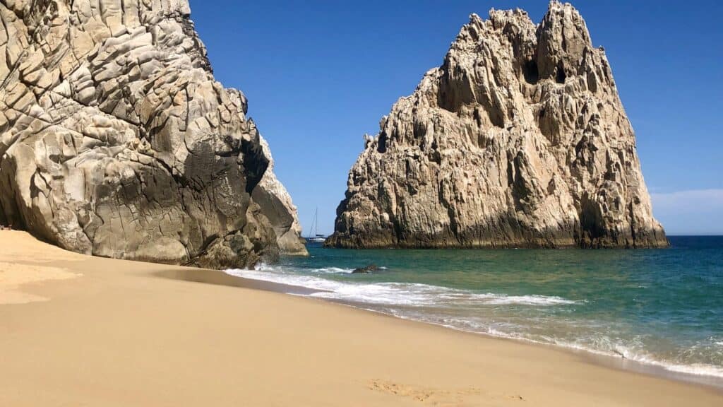Granite formations and the Pacific shoreline at Divorce Beach